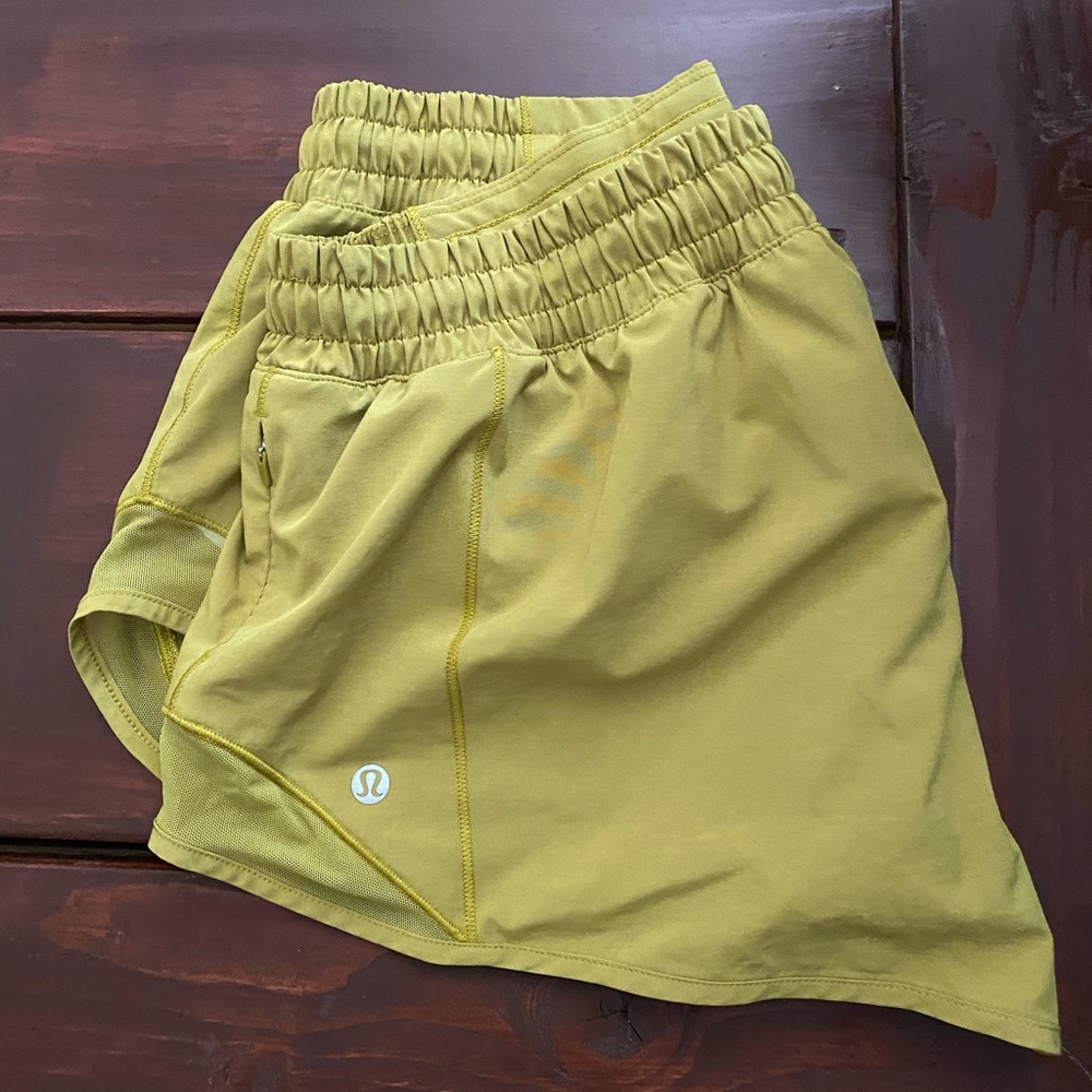 Lululemon Hotty Hot Short